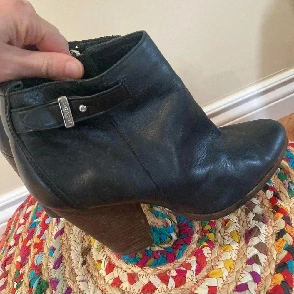 Coach Hewes  black leather heel ankle boots